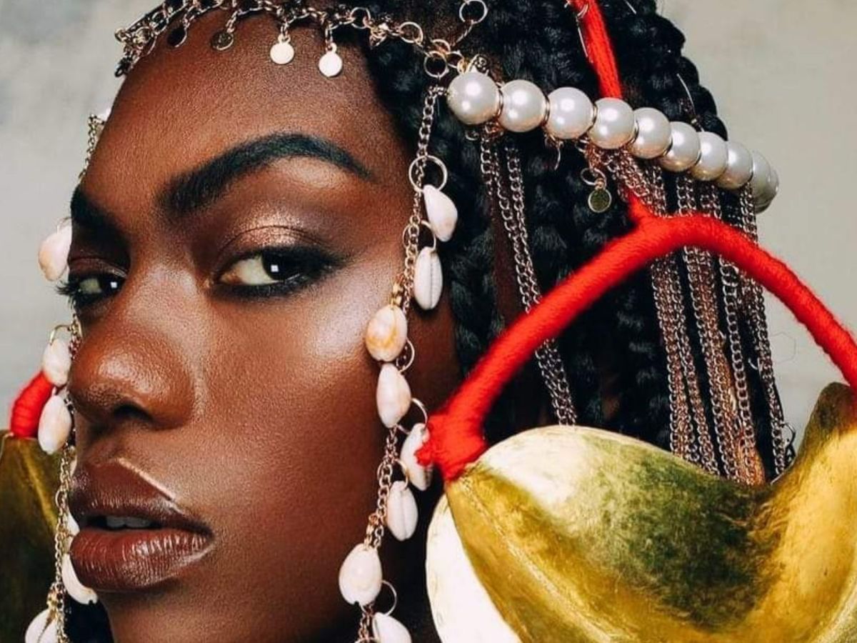 On a vu : l&rsquo;expo sur le cheveu noir, entre amour et&nbsp;rejet